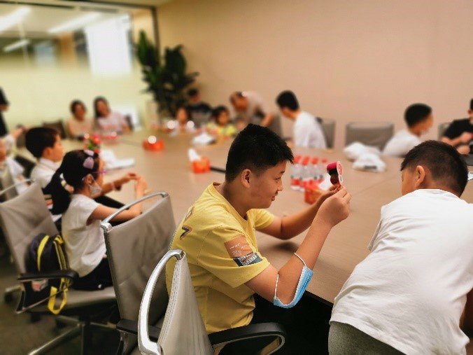 东方红公益基地成功举办“换个视角看上海”公益活动